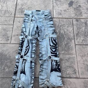 WhoDecidesWar Bondage jeans 
W32